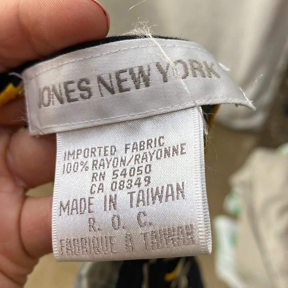 Multi function large scarf - Picture 4 of 4